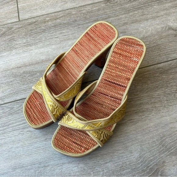 Vintage LM Gold Wooden Hand  Tooled Heel Slipper Sandals - Picture 3 of 14